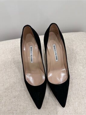 Manolo Blahnik Black Suede Pointed-Toe Pumps